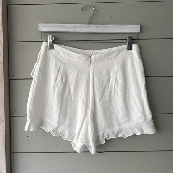 Altar’d State Ruffle Hem Shorts – Size M - Picture 5 of 7